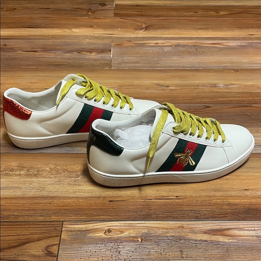 Gucci White Sneakers with Gold and Red Accents - Picture 3 of 5